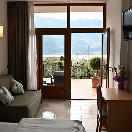 Coste 3* リモーネ・スル・ガルダ